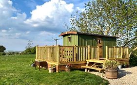 Fernlea Luxury Shepherds Hut & Hot Tub